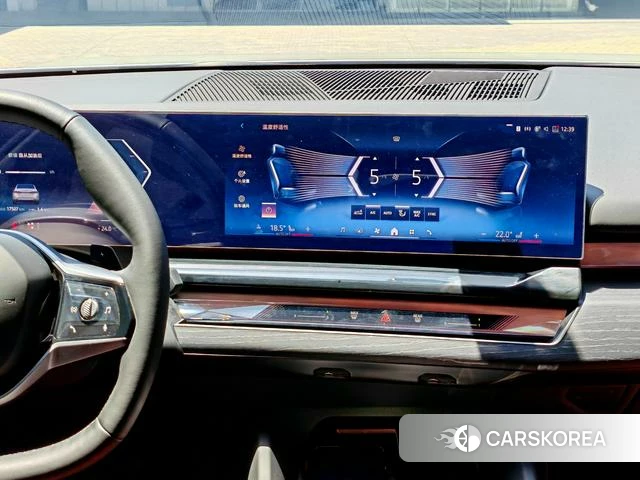 BMW 5 series 2025 Белый из Китая, фото 5