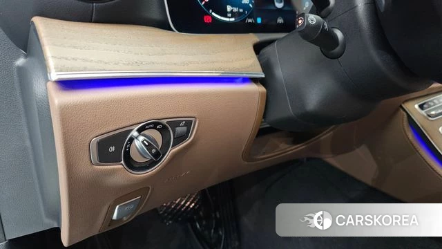 Mercedes-Benz E-Class W213 2022 Белый из Кореи, фото 5