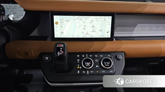 Land Rover Defender (L663) 2024 Черный из Кореи, фото 5