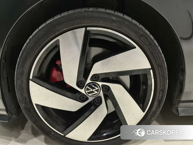 Volkswagen Golf GTI 2022 Черный из Китая, фото 5