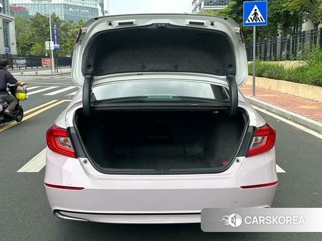 Honda Accord 2021 Белый из Китая, фото 5
