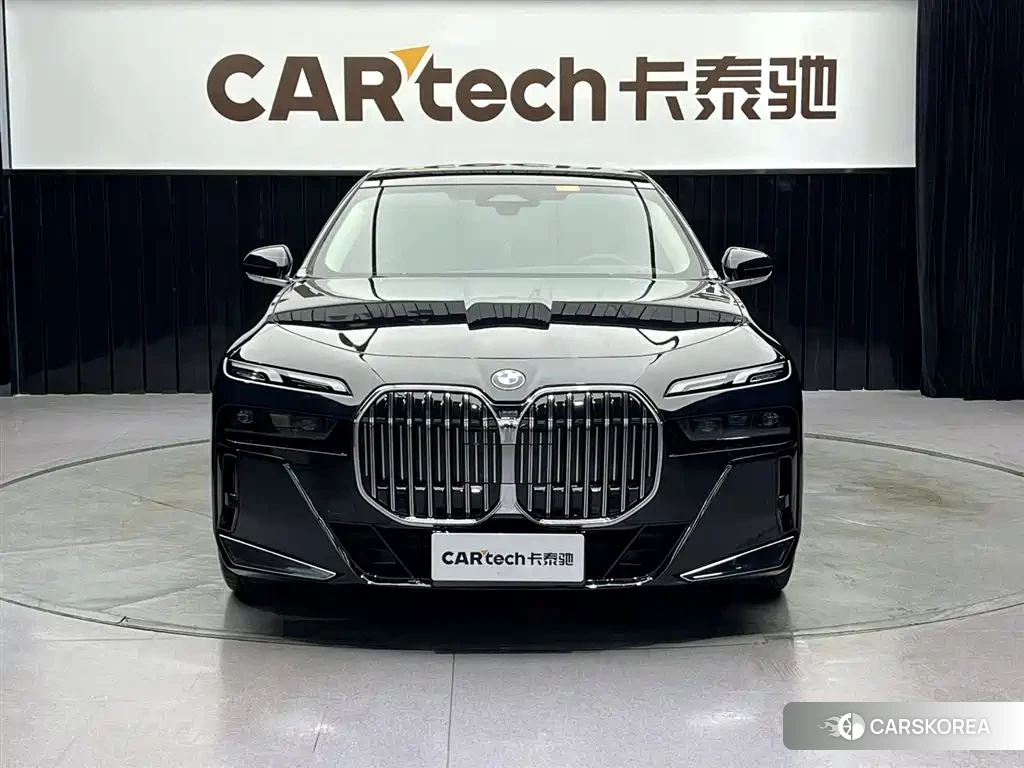BMW 7 series 2025 Черный из Китая, фото 5