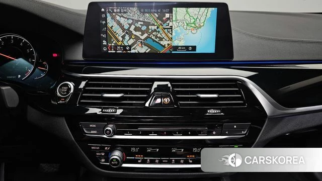BMW 5 Series (G30) 2018 Черный из Кореи, фото 5