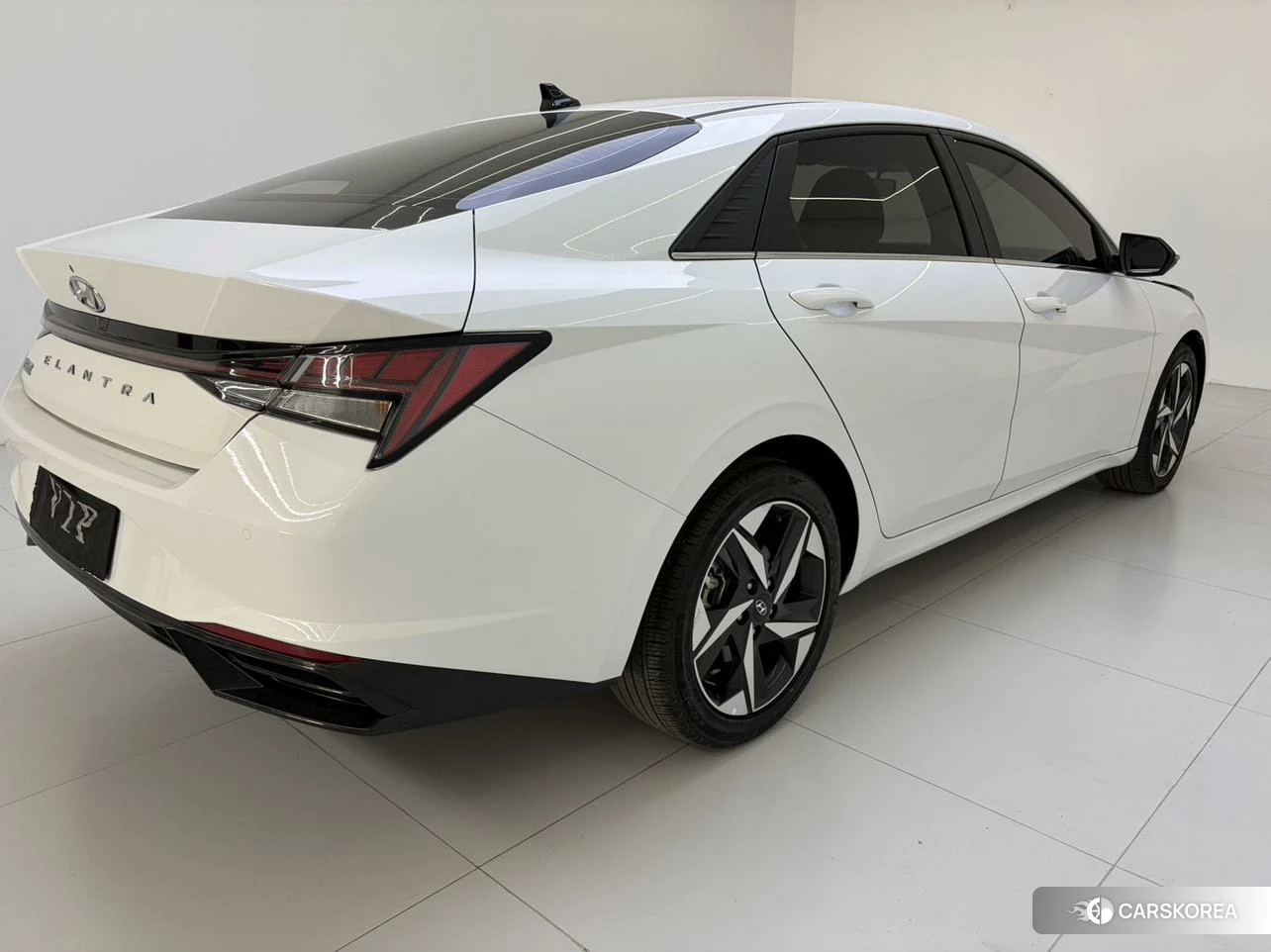 Hyundai Elantra 2022 Белый из Китая, фото 5
