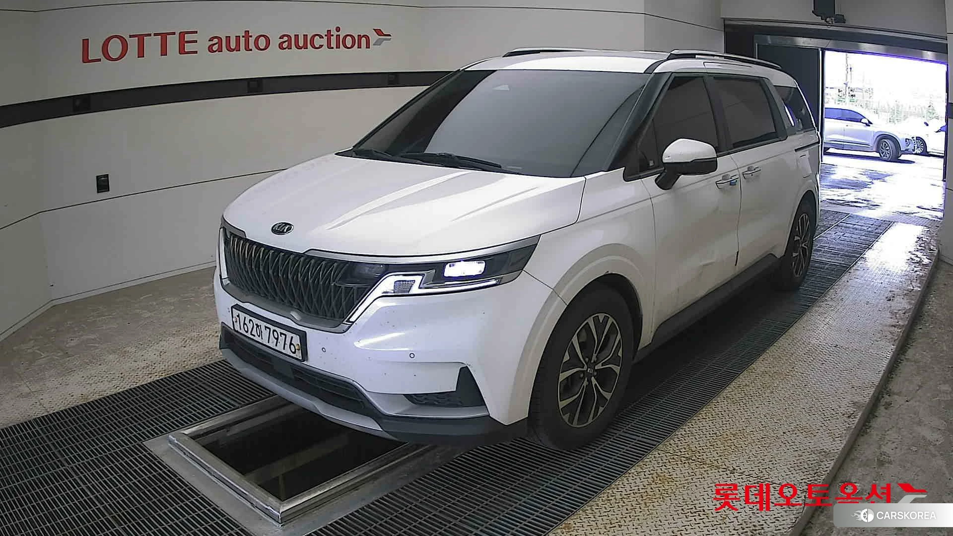 Kia Carnival 2021 Snow White Pearl (optional) из Кореи, фото 5