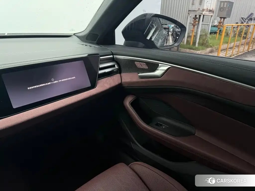 Audi A6L 2026 Silver/gray из Китая, фото 5