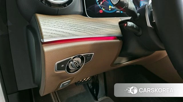 Mercedes-Benz E-Class W213 2022 Белый из Кореи, фото 5