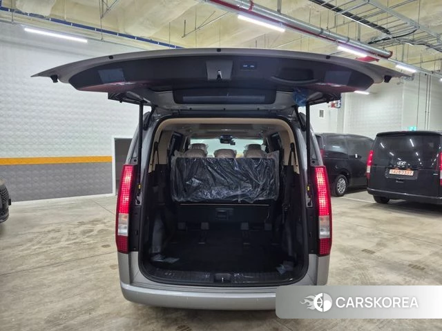 Hyundai Staria 2025 Серебристо-серый из Кореи, фото 5