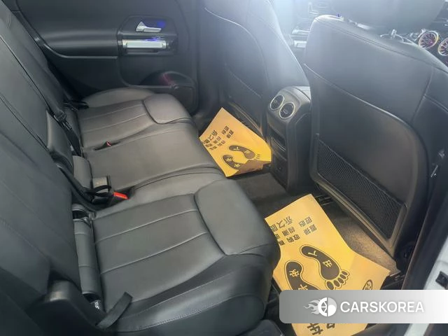 Mercedes-Benz GLB 2023 Белый из Китая, фото 5