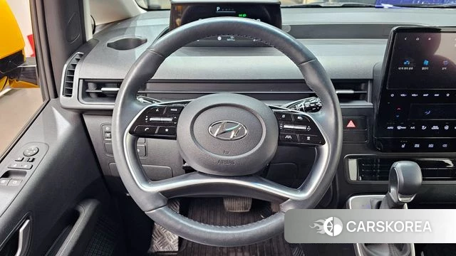 Hyundai Staria 2023 Желтый из Кореи, фото 5