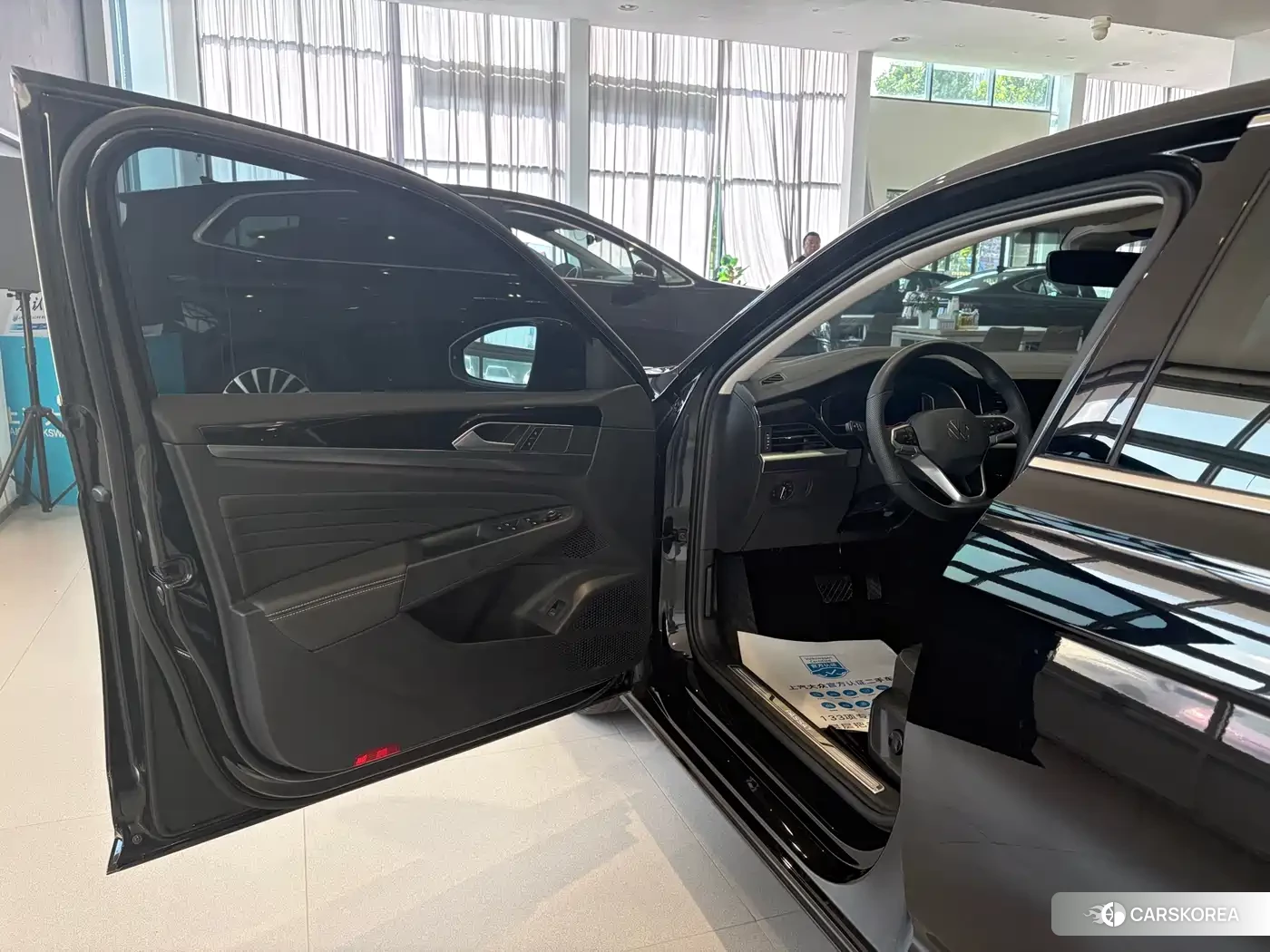 Volkswagen Passat 2025 Черный из Китая, фото 5