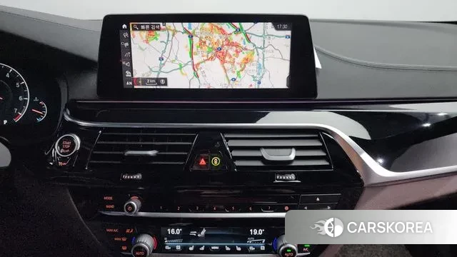 BMW 5 Series (G30) 2019 Белый из Кореи, фото 5