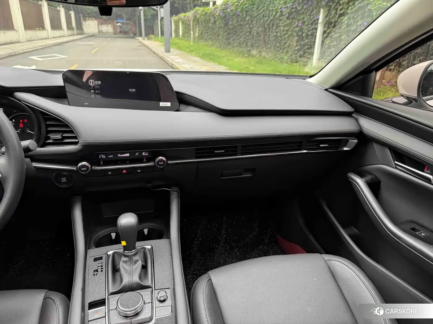 Mazda 3 2025 Белый из Китая, фото 5