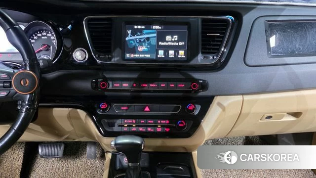 Kia All New Carnival 2018 Белый из Кореи, фото 5