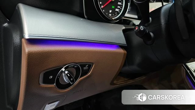 Mercedes-Benz E-Class W213 2018 Белый из Кореи, фото 5