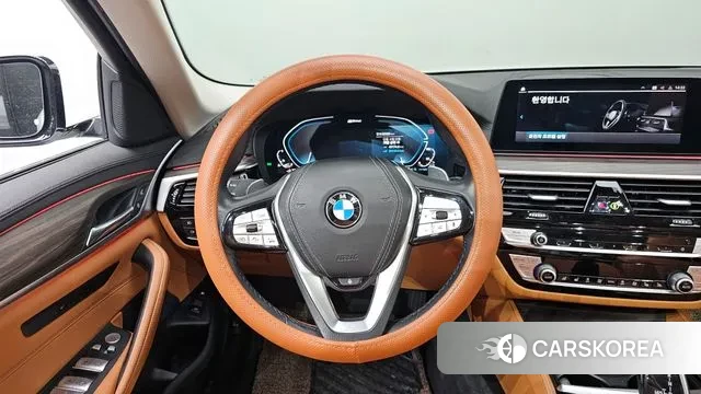 BMW 5 Series (G30) 2020 Белый из Кореи, фото 5