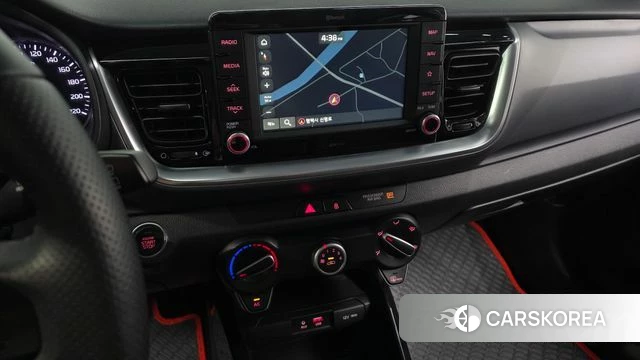 Kia Stonic 2018 Белый из Кореи, фото 5