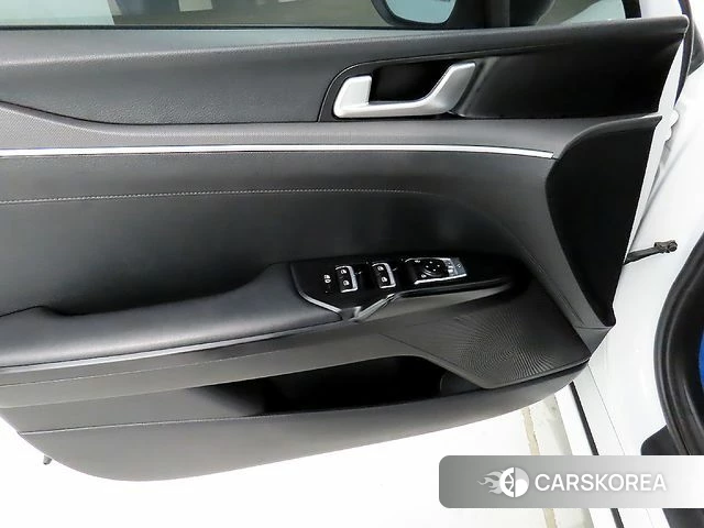 Kia K5 3rd generation 2022 Белый из Кореи, фото 5