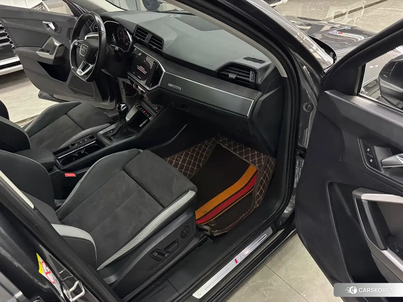 Audi Q3 2023 Silver/gray из Китая, фото 5