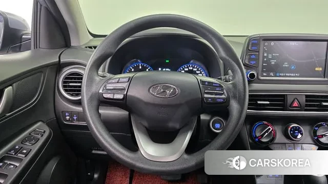 Hyundai Kona 2018 Светло-серебряный цвет из Кореи, фото 5