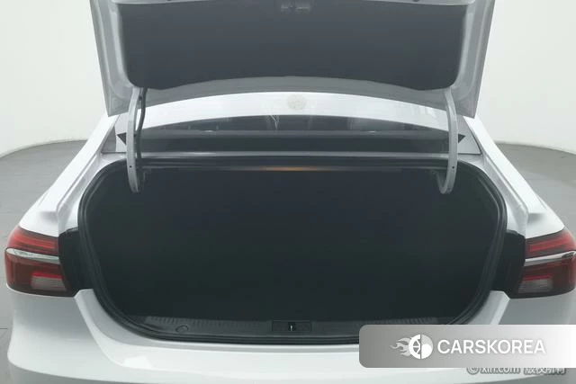 Roewe i6 classic 2021 Белый из Китая, фото 5