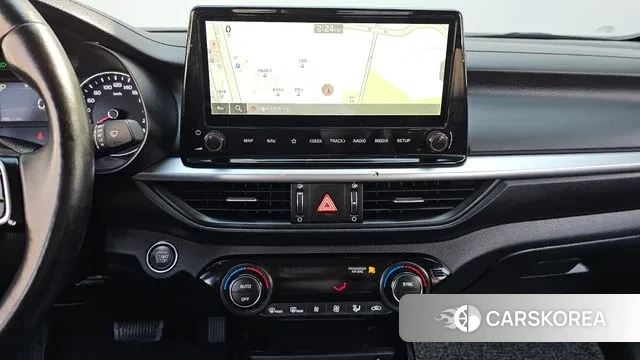 Kia The New K3 2nd generation 2022 Белый из Кореи, фото 5