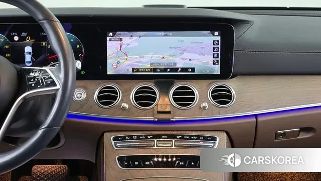 Mercedes-Benz E-Class W213 2021 Белый из Кореи, фото 5