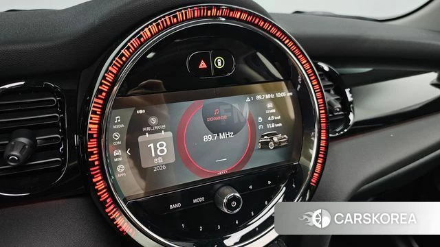 Mini Cooper 2023 Серебряный из Кореи, фото 5