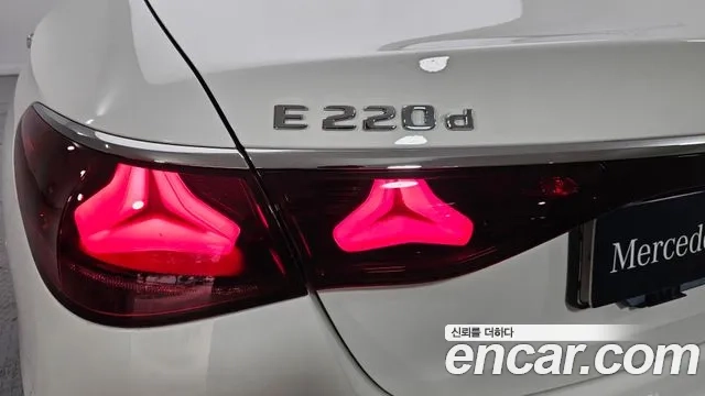 Mercedes-Benz E-Class W214 2024 Белый из Кореи, фото 5