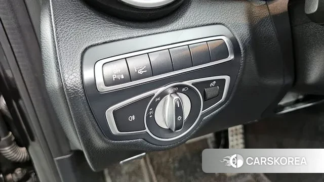 Mercedes-Benz C-Class W205 2018 Черный из Кореи, фото 5