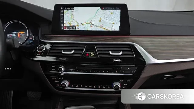 BMW 5 Series (G30) 2018 Белый из Кореи, фото 5