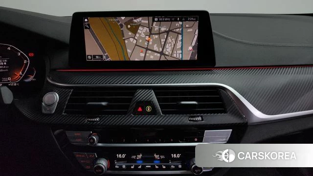 BMW 5 Series (G30) 2020 Белый из Кореи, фото 5