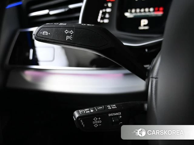 Audi Q8 (4M) 2023 Жемчужный цвет из Кореи, фото 5