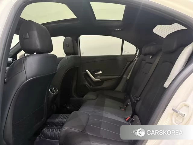 Mercedes-Benz Class A 2023 Белый из Китая, фото 5