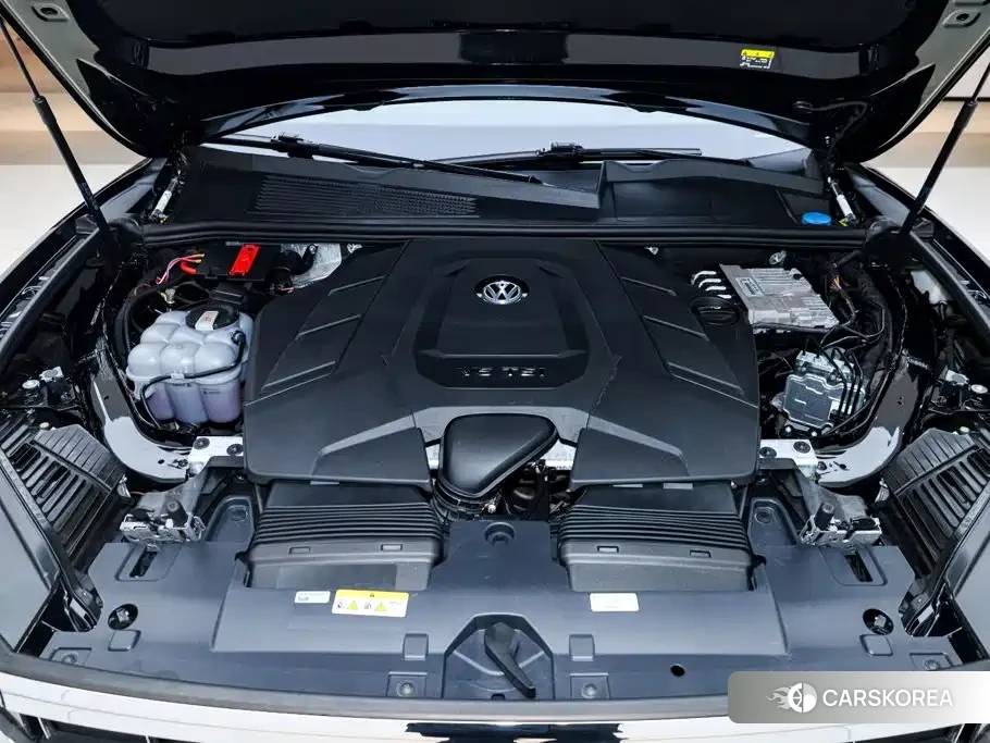 Volkswagen Touareg 2024 Черный из Китая, фото 5