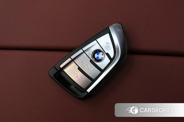BMW 5 series 2023 Белый из Китая, фото 5