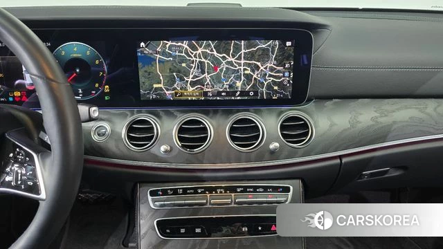 Mercedes-Benz E-Class W213 2023 Белый из Кореи, фото 5