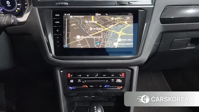 Volkswagen Tiguan second Generation 2024 Белый из Кореи, фото 5