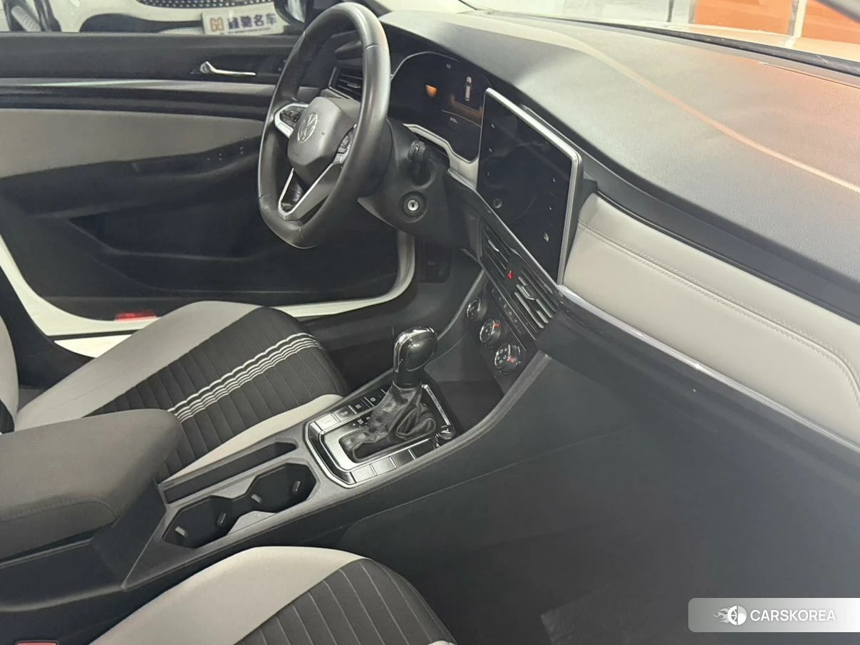 Volkswagen Bora 2022 Белый из Китая, фото 5