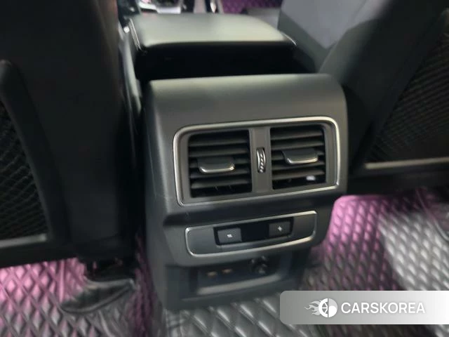Audi Q5L 2022 Черный из Китая, фото 5