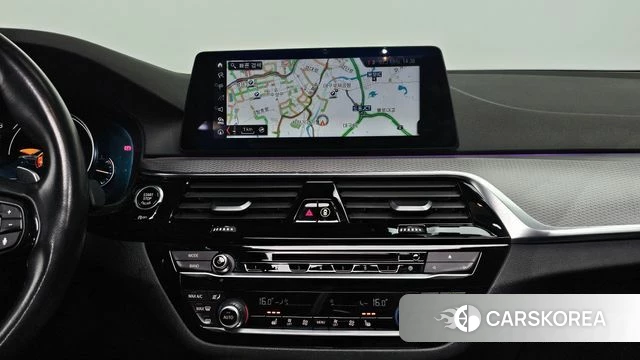 BMW 5 Series (G30) 2018 Белый из Кореи, фото 5