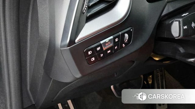 BMW 1 Series (F40) 2021 Черный из Кореи, фото 5