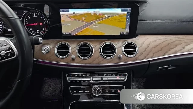 Mercedes-Benz E-Class W213 2019 Белый из Кореи, фото 5