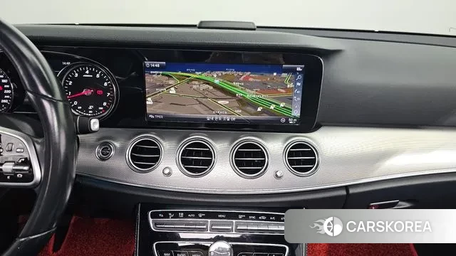 Mercedes-Benz E-Class W213 2018 Серебряный из Кореи, фото 5