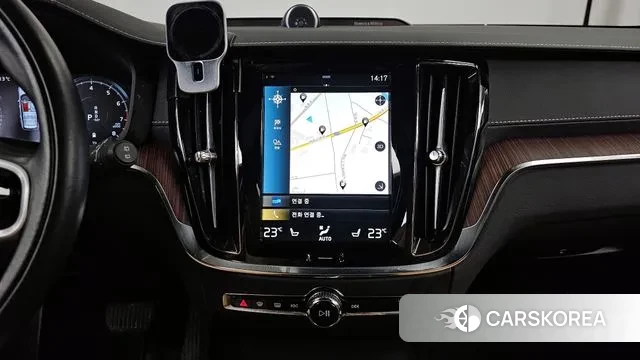 Volvo V60 Cross-Country 2nd Generation 2021 Белый из Кореи, фото 5