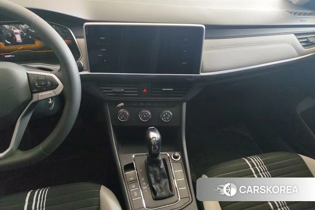Volkswagen Bora 2023 Белый из Китая, фото 5