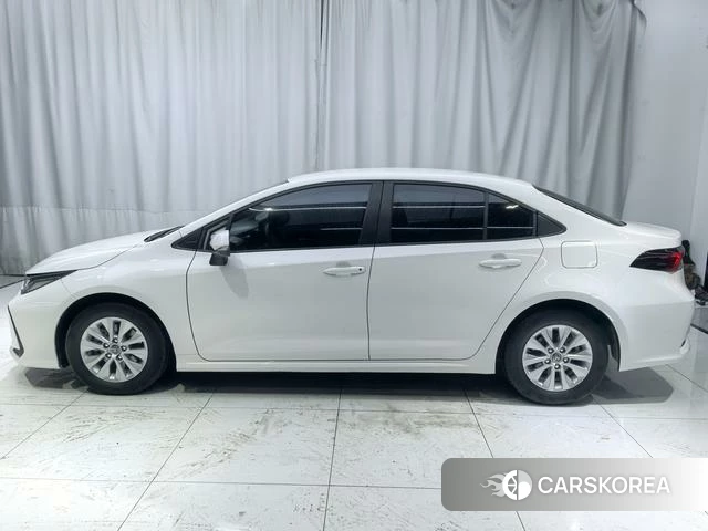 Toyota Corolla 2021 Белый из Китая, фото 5