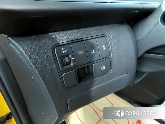 Hyundai Staria 2024 Желтый из Кореи, фото 5