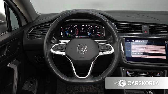 Volkswagen Tiguan Allspace 2023 Белый из Кореи, фото 5