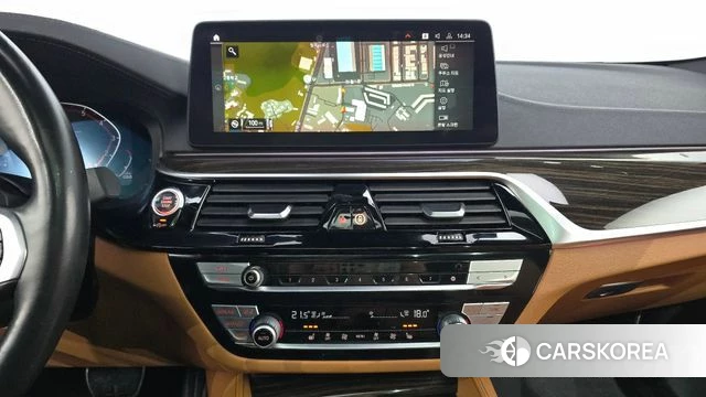 BMW 5 Series (G30) 2021 Белый из Кореи, фото 5